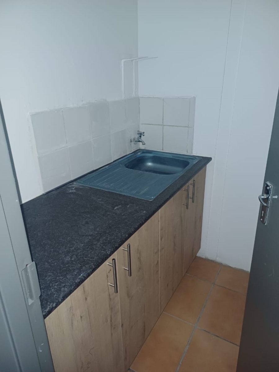 To Let Commercial Property for Rent in Okavango Park Western Cape